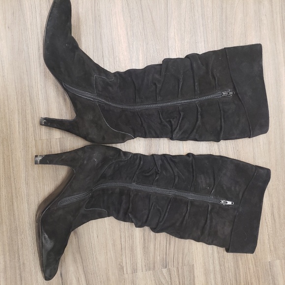 Women's Black Boots - Picture 2 of 4